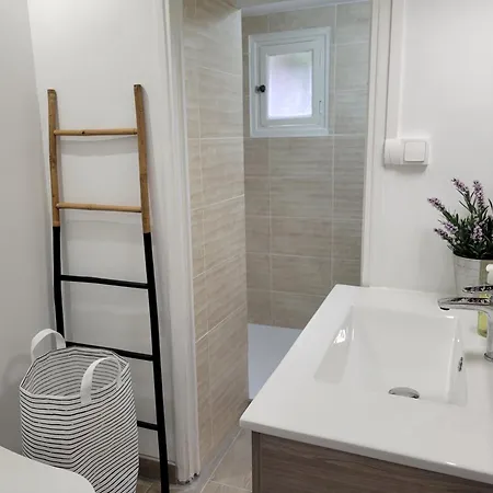 Tres Beau 2 Pieces Renove Et Climatise