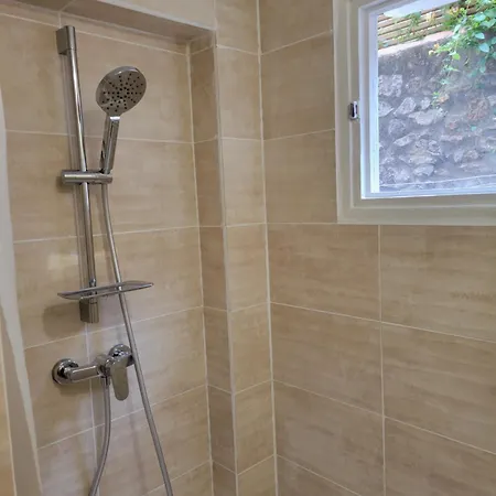 Très Beau 2 Pièces Rénové Et Climatisé Appartamento *